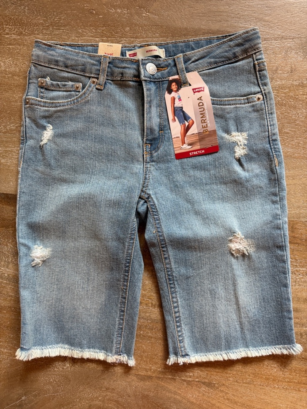 Levi’s Bermuda Stretch Shorts